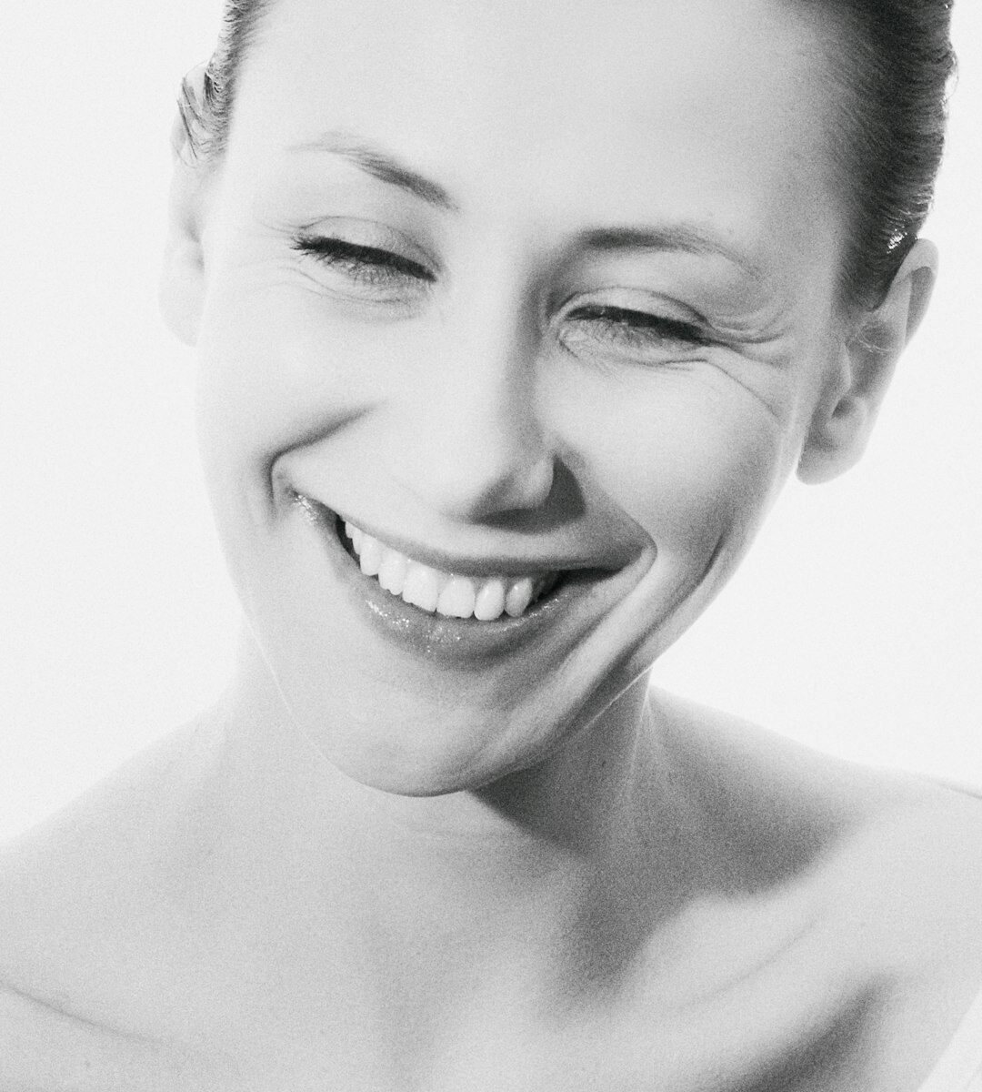 Portrait of an Argentine woman reader smiling